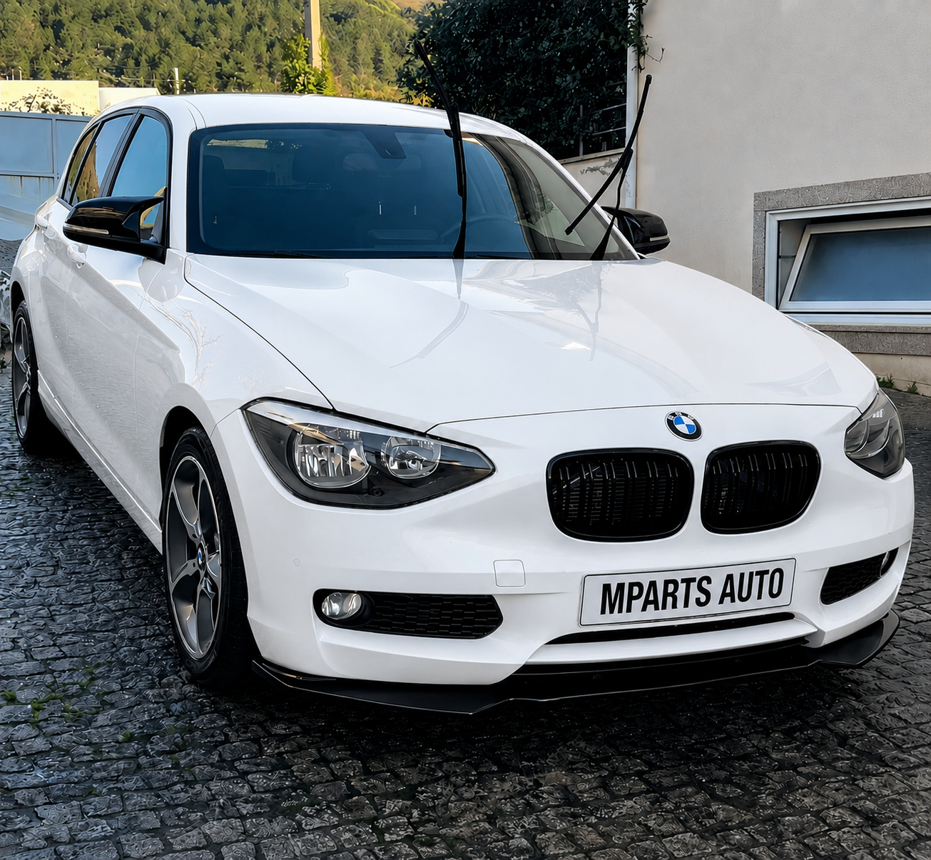 Lame avant noir brillant pour BMW série 1 F20 F21 2011 – 2019 MPARTS AUTO