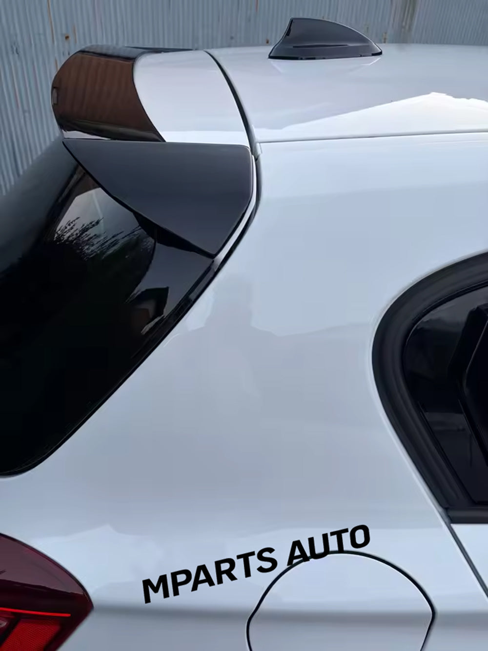 Aileron  becquet noir brillant pour bmw série 1 f20 2011-2019 MPARTS AUTO