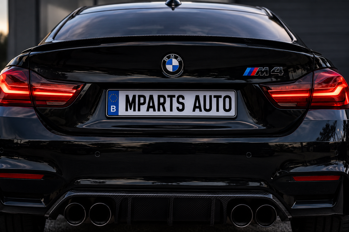 Logo Emblème M4 BMW pour coffre – Noir brillant MPARTS AUTO
